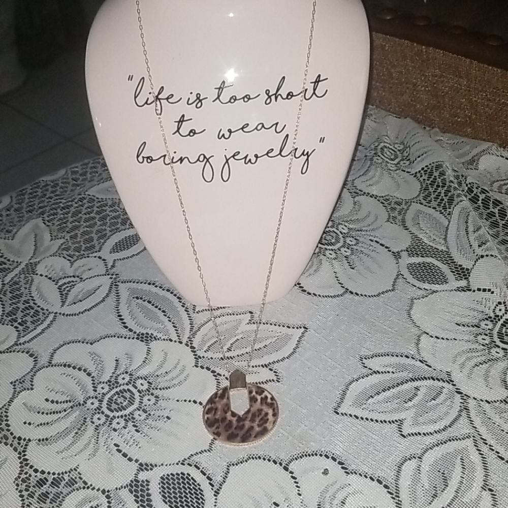 "3/$25: Leopard Print pendant necklace